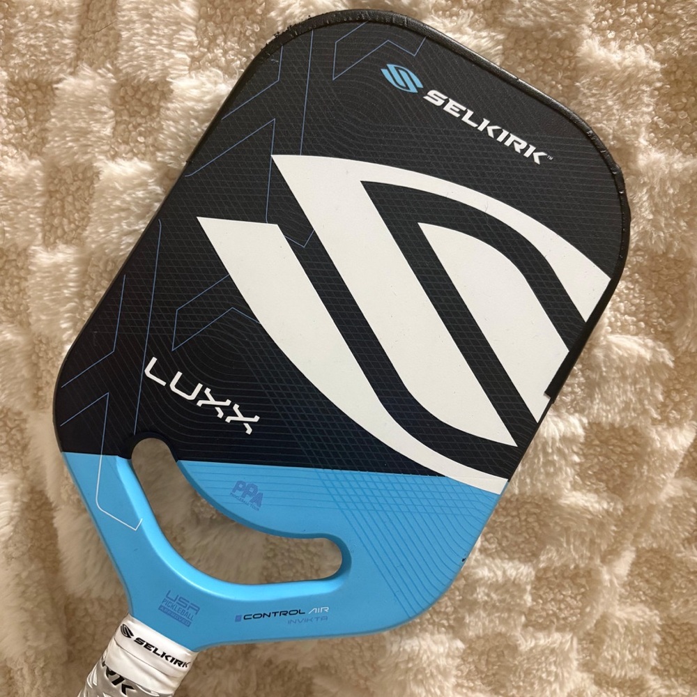 Selkirk pickleball paddle - Picture 2 of 5